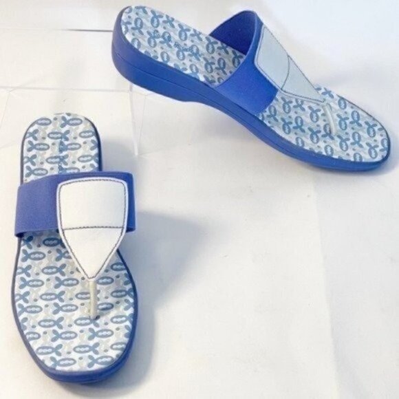 fresh produce Shoes - Fresh Produce Periwinkle Blue Fishy Thong Sandals shoes size 9 Flip flops